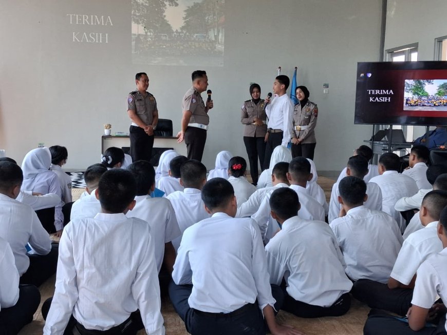 Polisi Hadir Membangun Kesadaran Hukum dan Karakter Pelajar
