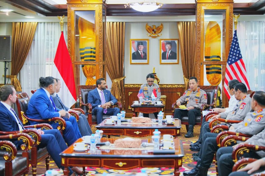 Kapolri Terima Kunjungan Direktur FBI Bahas Kerja Sama Keamanan Global